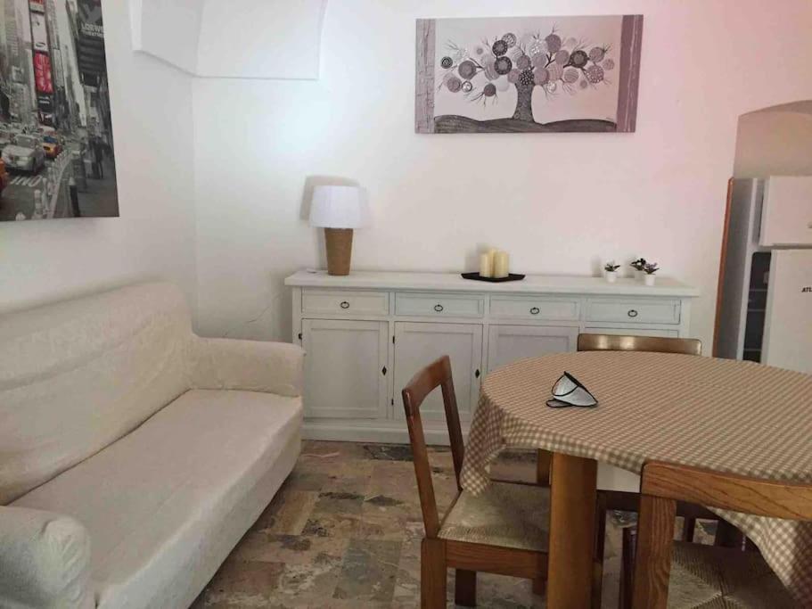 Alloggio Incantevole Storico Apartment Carovigno Exterior photo