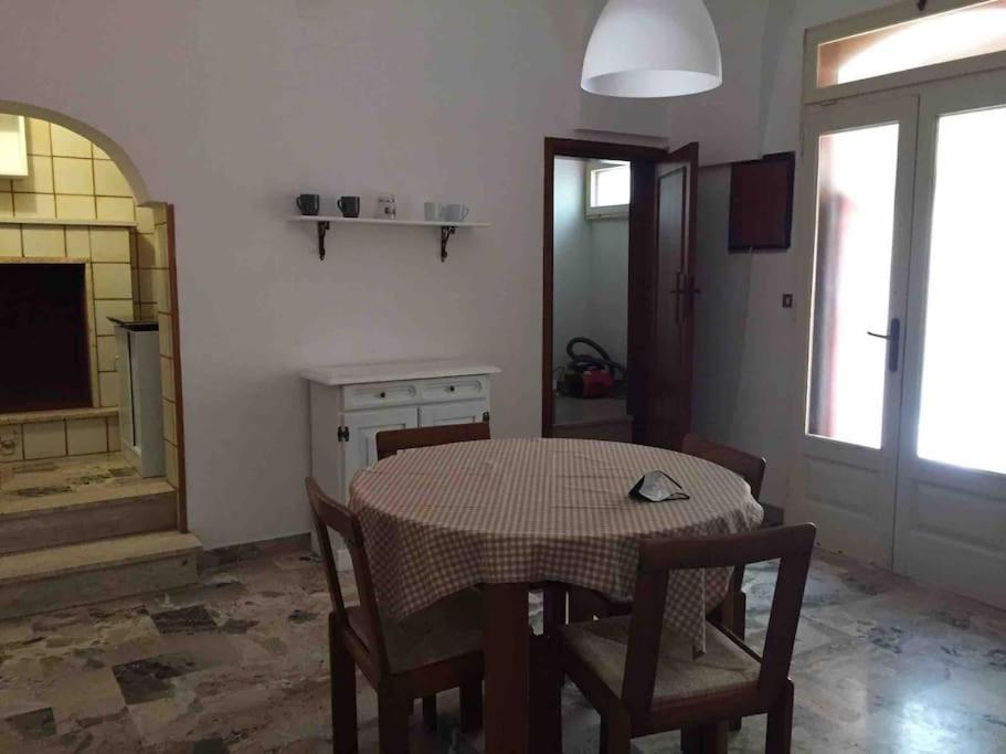 Alloggio Incantevole Storico Apartment Carovigno Exterior photo